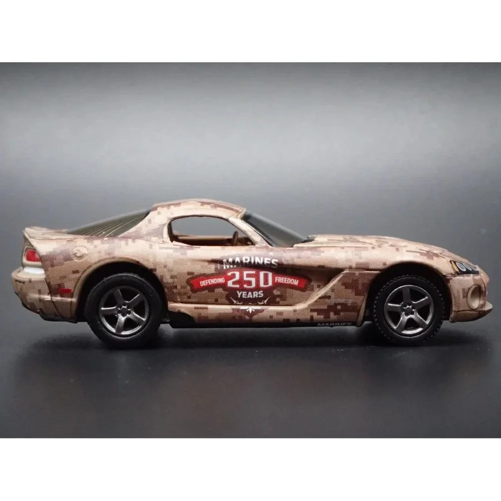 Johnny Lightning Marine‎ Corp 250 years 2008 Dodge Viper SRT Version A Semper Fi